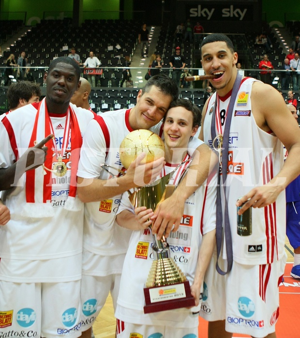 Basketball ABL 2012/13 Snickers-Playoff  Finale 5. Spiel BC Zepter Vienna vs. Redwell Gunners Oberwart,  Benedikt Danek (9), Ryan Richards (8), Stjepan Stazic (14), Jean Francois (5)












 































