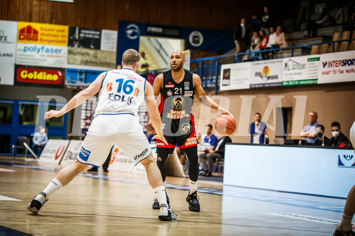 Basketball, bet-at-home Basketball Superliga 2021/22, Platzierungsrunde Spiel 10, Oberwart Gunners, BC GGMT Vienna, Andre Jones (21)