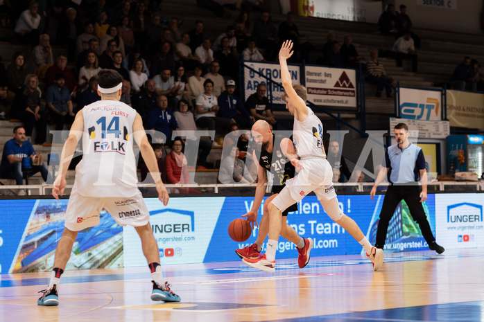 Basketball, Basketball Superliga 2022/23, Platzierungsrunde 5, Oberwart Gunners, Flyers Wels, Derek Hanes (14), Christian von Fintel (27), Florian Koeppel (8)