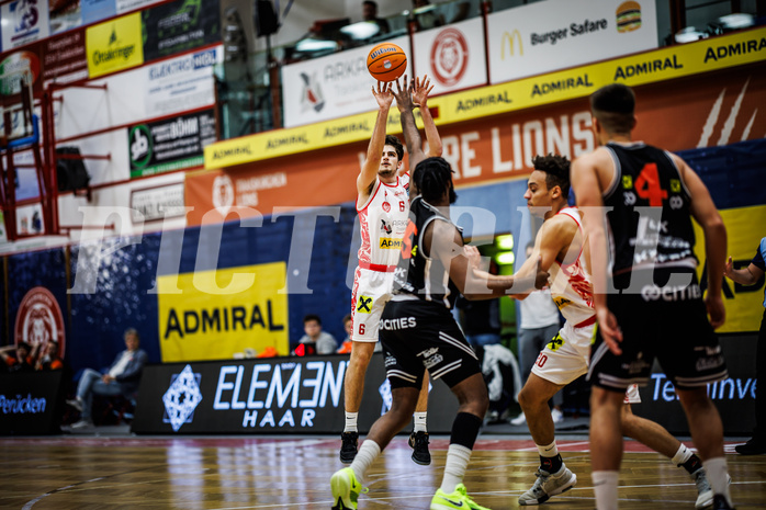Basketball, Win2Day Superliga 2024/25, Grunddurchgang 15.Runde, Traiskirchen Lions, Fuerstenfeld Panthers, Aleksej Kostic (6)