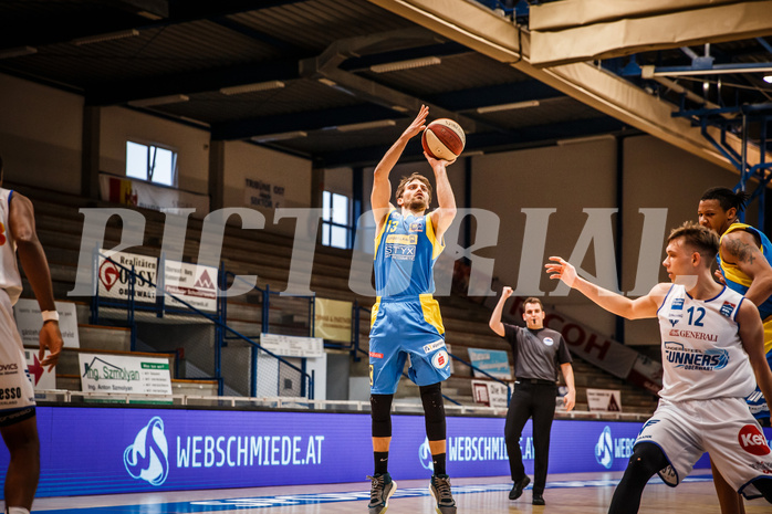 Basketball, bet-at-home Basketball Superliga 2020/21, Viertelfinale Spiel 3, Oberwart Gunners, SKN St. Pölten, Lukas Böck (13)