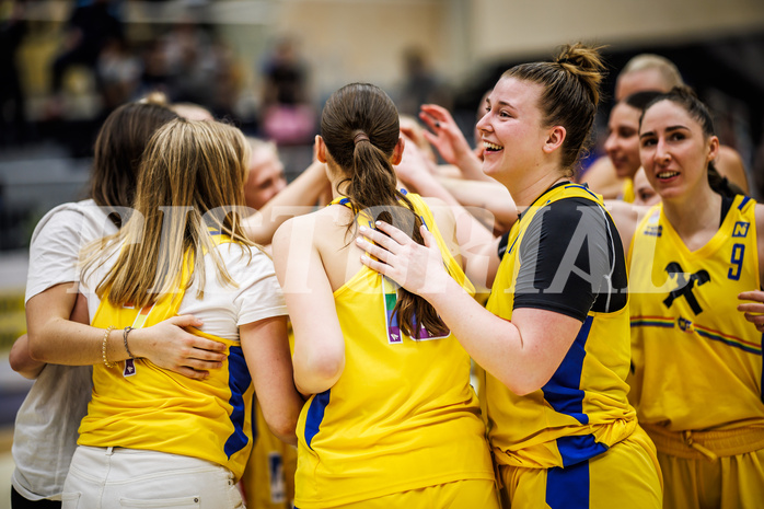 Basketball, Win2Day Basketball Damen Superliga 2023/24, Playoff, Finale Spiel 3, SKN St. Pölten, UBI Graz, SKN St. Pölten, feiern Basketball, Win2Day Basketball Damen Superliga 2023/24, Playoff, Finale Spiel 3, SKN St. Pölten, UBI Graz, SKN St. Pölten, feiern