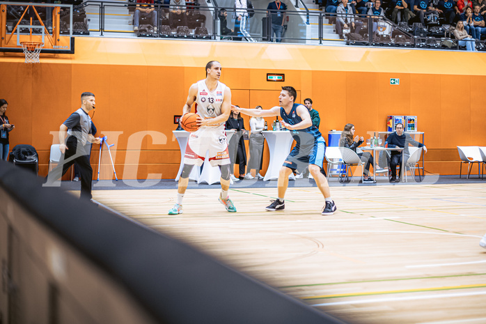 Basketball, Win2Day Superliga 2022/23, Grunddurchgang 6.Runde, Vienna D.C. Timberwolves, BC GGMT Vienna, Stefan Savic (13), Jonas John (99)