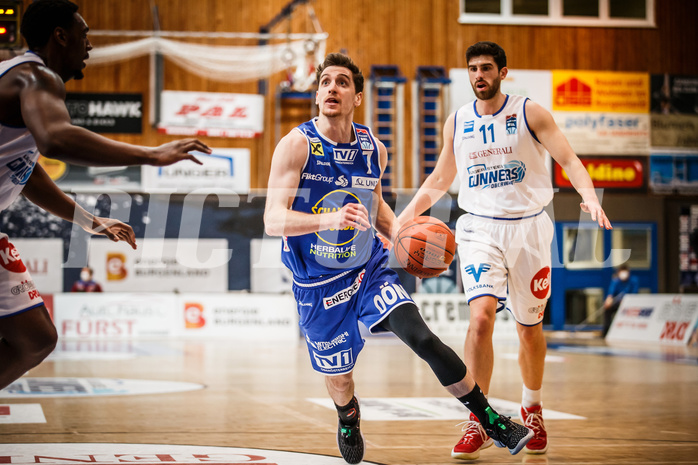 Basketball, bet-at-home Basketball Superliga 2021/22, Grunddurchgang Runde 8, Oberwart Gunners, Gmunden Swans, Benedikt Güttl (7)