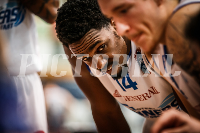 Basketball, bet-at-home Basketball Superliga 2021/22, Grunddurchgang Runde 16, Oberwart Gunners, Klosterneuburg Dukes, Emondre Rickman (14)