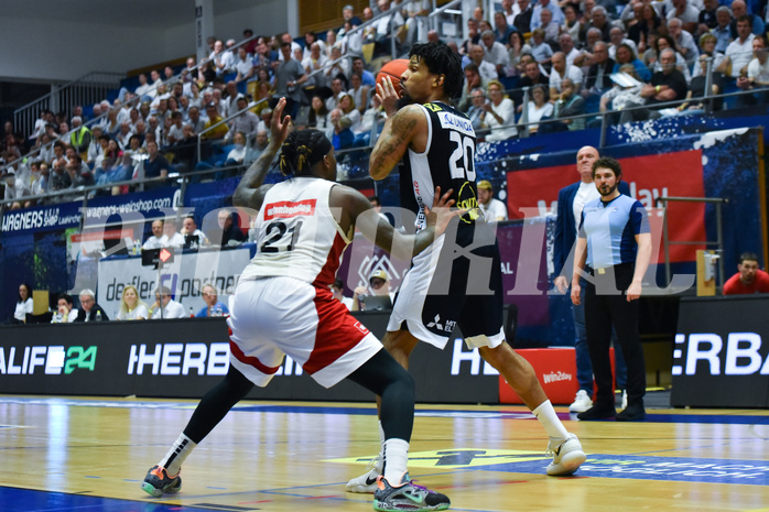 Win2Day Basketball Superliga 2022/23, Playoff,Finale Spiel 1, Swans Gmunden vs BC Vienna,