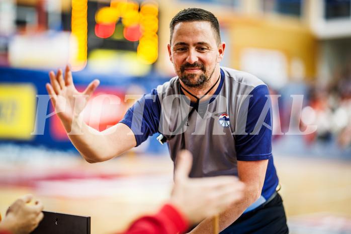 Basketball, Win2Day Superliga 2024/25, Grunddurchgang 4.Runde, Traiskirchen Lions, St. Pölten, SR Stefan Jäger