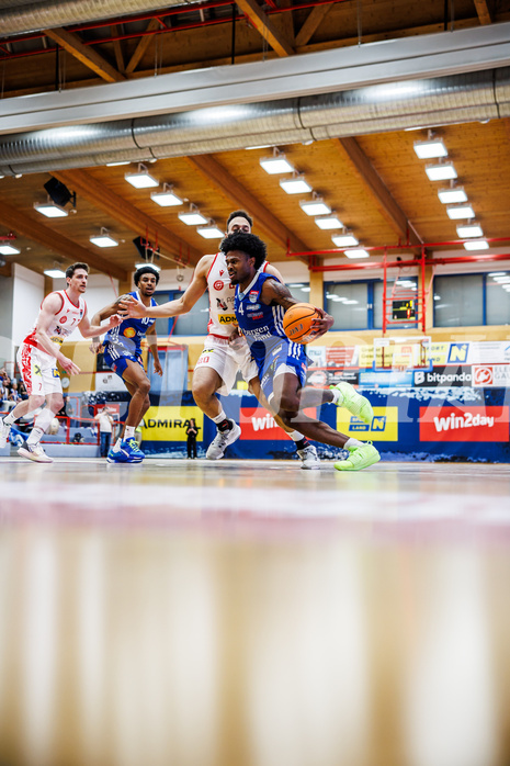 Basketball, Win2Day Superliga 2024/25, 2. Platzierungsrunde, Traiskirchen Lions, Oberwart Gunners, Caleb Fields (4)