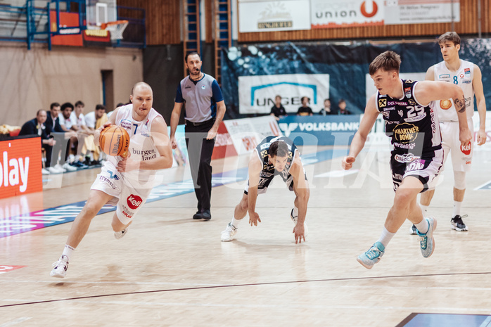 Basketball, Basketball Superliga 2023/24, Grunddurchgang 19.Runde, Oberwart Gunners, Gmunden Swans, Sebastian Kaeferle (7), Benedikt G