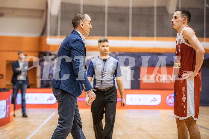 Basketball, Win2Day Superliga 2022/23, 5. Qualifikationsrunde, Vienna Timberwolves, Traiskirchen Lions, Radomir Mijanovic (Head Coach), Lukas Hahn (9)