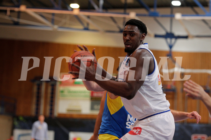 Basketball, bet-at-home Basketball Superliga 2021/22, Grunddurchgang Runde 6, Oberwart Gunners, SKN St. Pölten, Emondre Rickman (14)