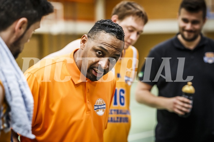 Basketball, 2.Bundesliga, PD Spiel 5, BBC Nord Dragonz, BBU Salzburg, Aaron Mitchell (Head Coach)