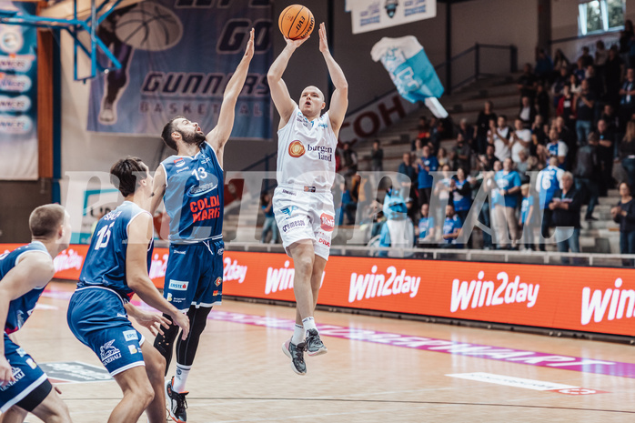 Basketball, Basketball Austria Cup 2023/24, VF Spiel 7, Oberwart Gunners, Dragonz Eisenstadt, Mario Spaleta (15), Tino Sebalj (13), Sebastian Kaeferle (7)