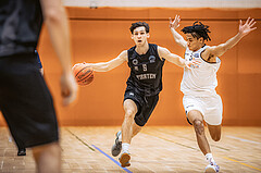 Basketball, Basketball Zweite Liga 2022/23, Grunddurchgang 16.Runde, Basket Flames, Wörthersee Piraten, Felix Leindecker (5), Yann Grandperret (3)