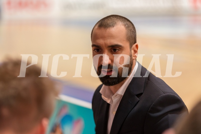 Basketball, ABL 2017/18, Grunddurchgang 23.Runde, Oberwart Gunners, Traiskirchen Lions, Lluis Pino Vera (Coach)