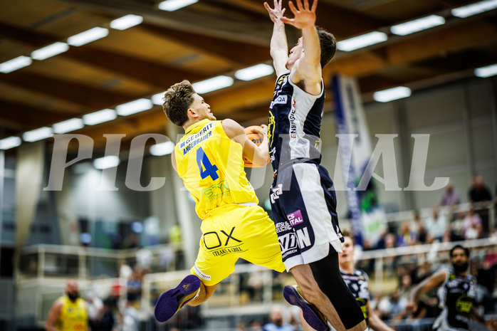 Basketball, Win2Day Superliga 2023/24, Grunddurchgang 4.Runde, SKN St. Pölten, Gmunden Swans, Felix Angerbauer (4)