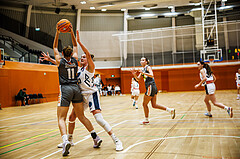 Basketball, Win2Day Basketball Damen Superliga 2024/25, Grunddurchgang 9.Runde, Vienna Timberwolves, Klosterneuburg Duchess, Iva Sanseovic (11), Lea Feitl (33)