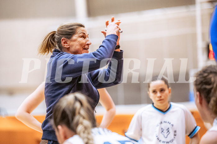 Basketball, Win2Day Basketball Damen Superliga 2022/23, Grunddurchgang 12.Runde, Vienna Timberwolves, BK Raiffeisen Duchess Klosterneuburg, Beata Renertov (Headcoach)