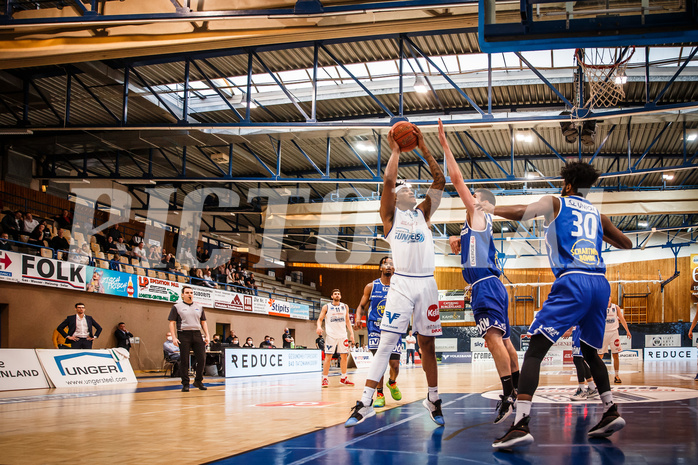 Basketball, bet-at-home Basketball Superliga 2021/22, Platzierungsrunde Spiel 1, Oberwart Gunners, Gmunden Swans, Rob Howard (5)