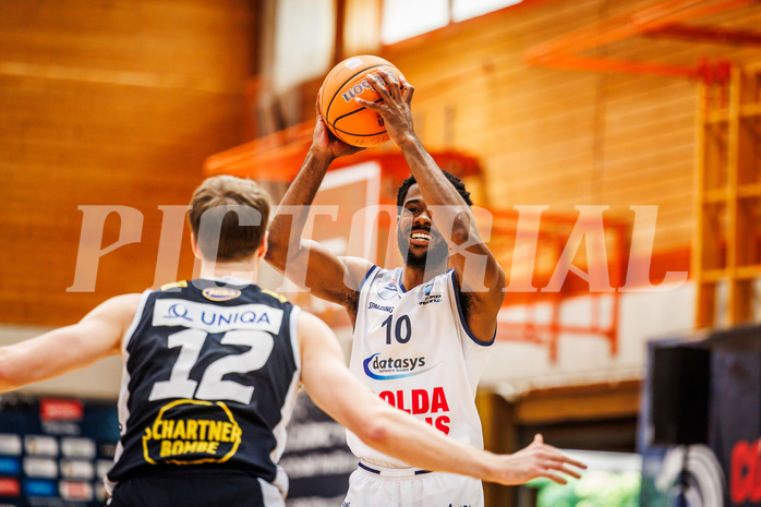 Basketball, win2day Basketball Superliga 2024/25, Playoffs Halbfinale 4. Spiel
, BBC Nord Dragonz, Gmunden Swans, Austen Awosika (10)