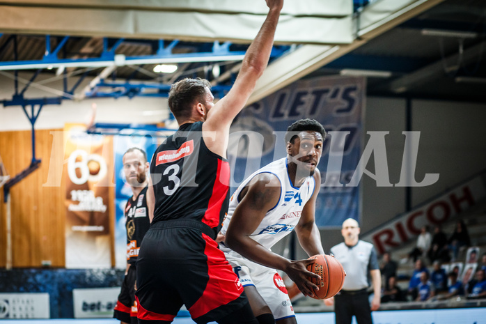 Basketball, bet-at-home Basketball Superliga 2021/22, Platzierungsrunde Spiel 10, Oberwart Gunners, BC GGMT Vienna, Emondre Rickman (14)