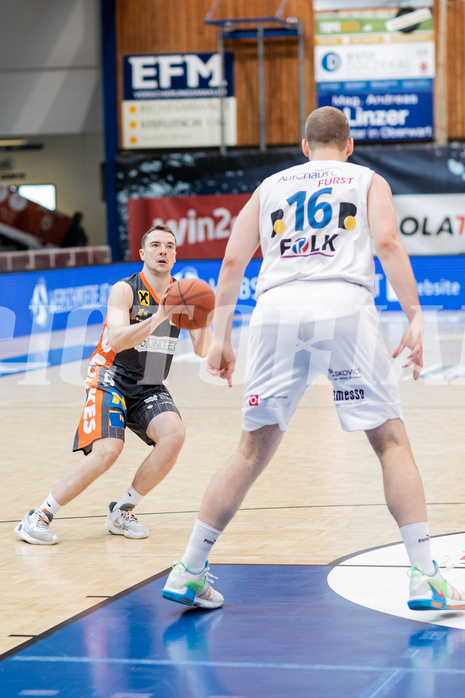 Basketball, Basketball Superliga 2022/23, Platzierungsrunde 10, Oberwart Gunners, Klosterneuburg Dukes, Clemens Leydolf (9), Renato Poljak (16)
