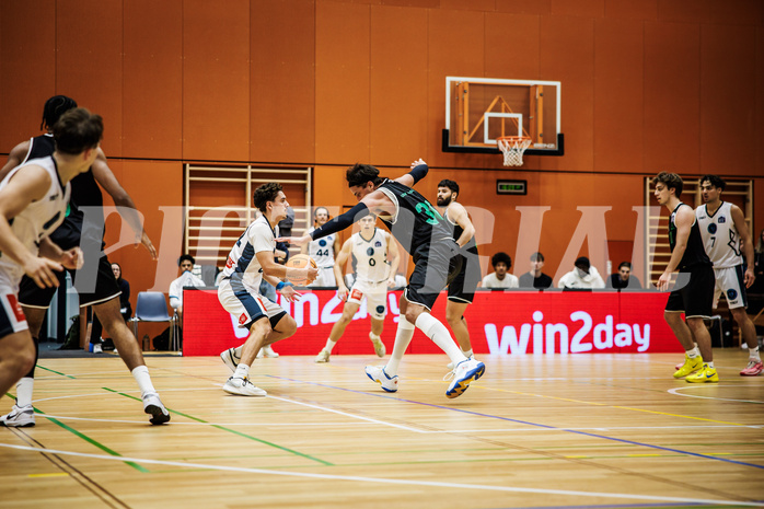 Basketball, Basketball Zweite Liga 2024/25, Grunddurchgang 4.Runde, Vienna Timberwolves, UDW Alligators, Daniele Kuchar (22), Marko Kolaric (30)