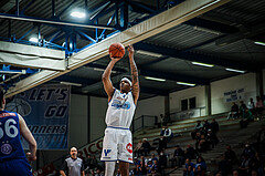 Basketball, bet-at-home Basketball Superliga 2021/22, Grunddurchgang Runde 14, Oberwart Gunners, Vienna D.C. Timberwolves, Rob Howard (5)