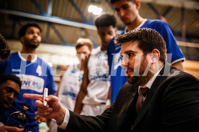 Basketball, bet-at-home Basketball Superliga 2021/22, Grunddurchgang Runde 8, Oberwart Gunners, Gmunden Swans, Horst Leitner (Coach)