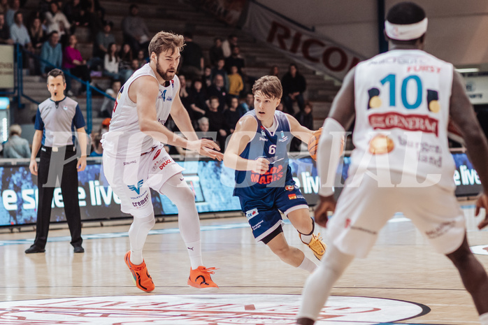 Basketball, Basketball Superliga 2023/24 , Qualifikationsrunde 4, Oberwart Gunners, BBC Nord Dragonz, Daniel Koeppel (14), Valentin Pasterk (6), Munis Tutu (10)