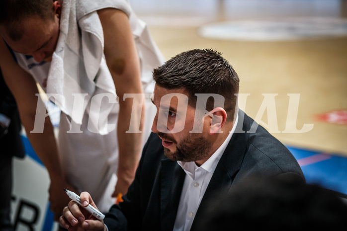 Basketball, bet-at-home Basketball Superliga 2021/22, Platzierungsrunde Spiel 10, Oberwart Gunners, BC GGMT Vienna, Horst Leitner (Coach)