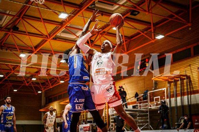 Basketball, Basketball Austria, Cup Final Four 2021/22 
Halbfinale 2, BC Vienna, Gmunden Swans, Michael Hughes (2)