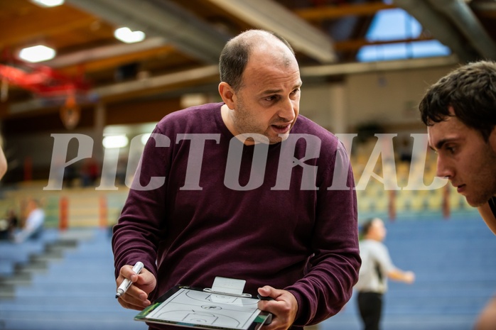 Basketball, Basketball Zweite Liga, Grunddurchgang 5.Runde, Basket Flames, Wörthersee Piraten, Goran Jovanovic (Head Coach)