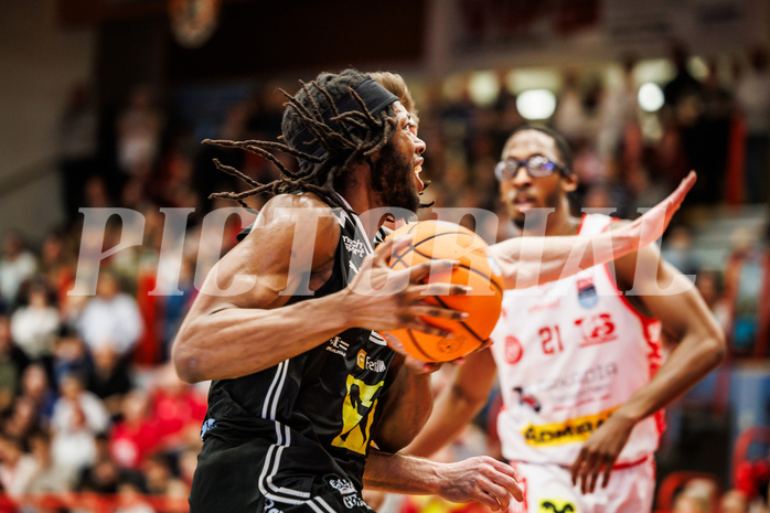 Basketball, win2day Basketball Superliga 2024/25, 8. Platzierungsrunde, Traiskirchen Lions, Flyers Wels, Damion Rosser (2)