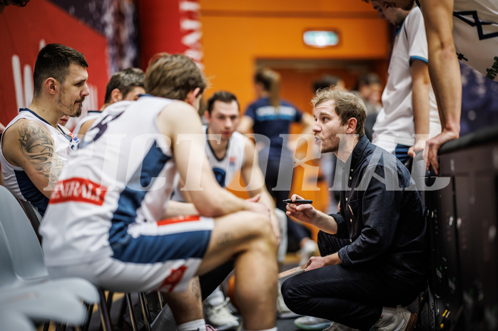 Basketball, Win2Day Superliga 2023/24, Grunddurchgang 17.Runde, Vienna Timberwolves, BC Vienna, Justin Schlünken (Head Coach)