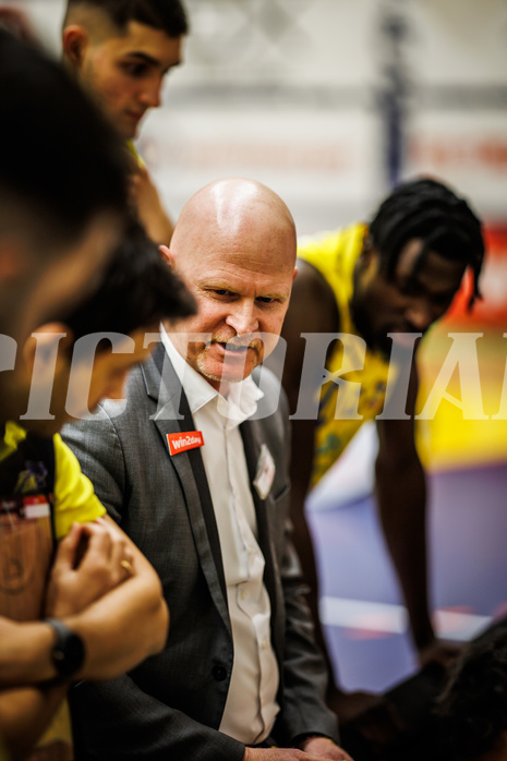 Basketball, Win2Day Superliga 2023/24, Grunddurchgang 16.Runde, SKN St. Pölten, Flyers Wels, Mike Coffin (Head Coach)