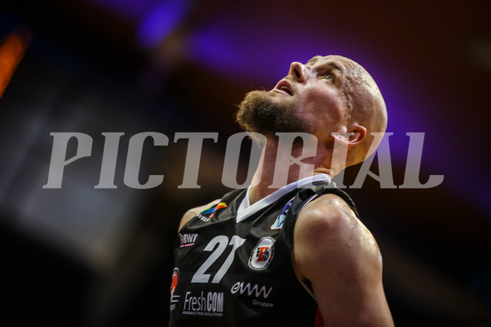 Basketball, bet-at-home Basketball Superliga 2020/21, Grunddurchgang 17.Runde, BC Vienna, Flyers Wels, Christian Von Fintel (27)