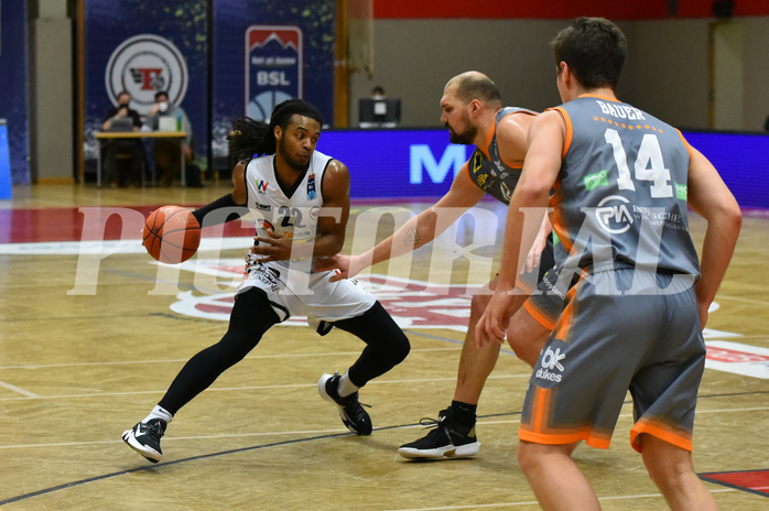 Basketball Superliga 2021/22, Grunddurchgang. 8.Runde Flyers Wels vs. BK IMMOunited Dukes