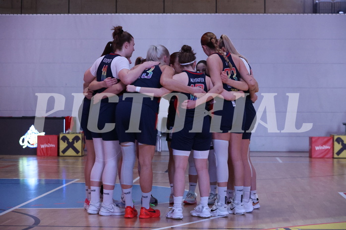 04.02.2024, Graz, Raiffeisen Sportpark, Basketball Damen Superliga 2023/24, Grunddurchgang 11.Runde, UBSC-DBBC Graz - SKN St. Pölten Frauen ,  