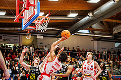 Basketball, win2day Basketball Superliga 2024/25, 8. Platzierungsrunde, Traiskirchen Lions, Flyers Wels, Obinna Anthony Ndukwe (2)