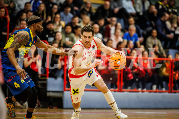 Basketball, win2day Basketball Superliga 2024/25, Grunddurchgang 18.Runde, Traiskirchen Lions, UBSC Graz, Benedikt Güttl (7)