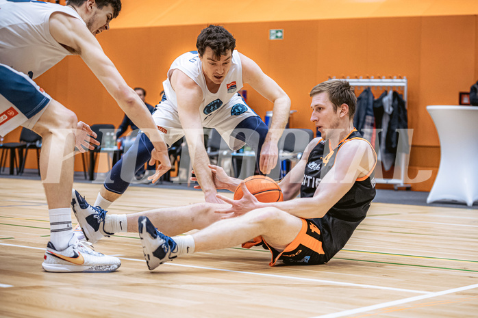 Basketball, Win2Day Superliga 2022/23, 3. Qualifikationsrunde, Vienna Timberwolves, Fürstenfeld Panthers, Philipp D’Angelo (9), Andrija Blatancic (4)