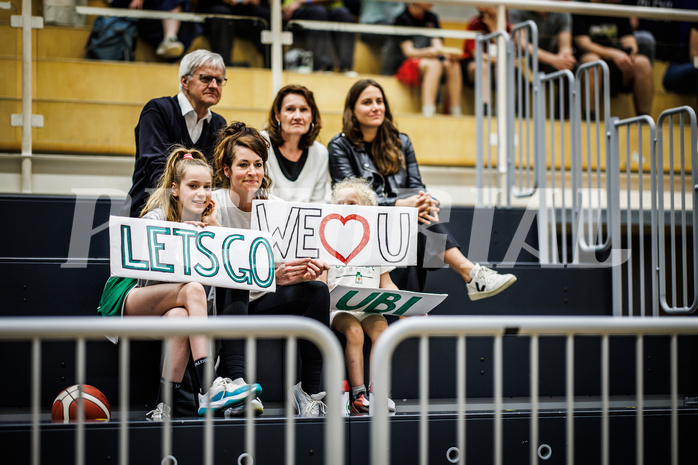 Basketball, Win2Day Basketball Damen Superliga 2023/24, Playoff, Finale Spiel 3, SKN St. Pölten, UBI Graz, fans, feature