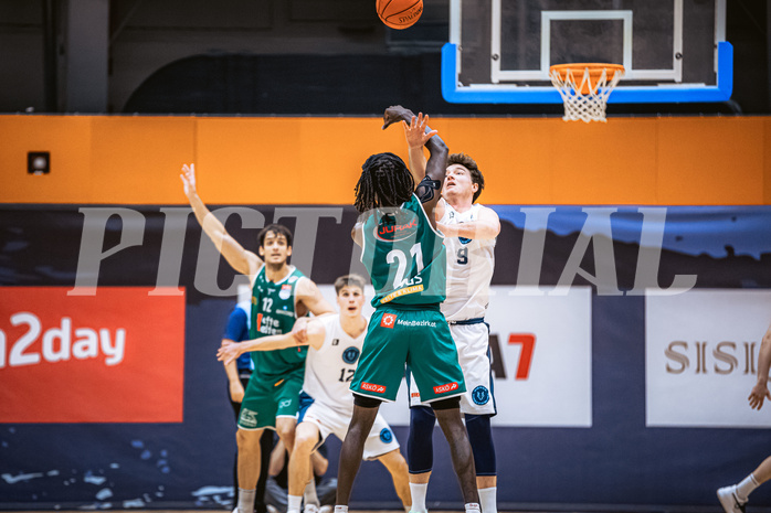 Basketball, Win2Day Superliga 2022/23, Grunddurchgang 17.Runde, Vienna Timberwolves, Kapfenberg Bulls, Lesley Varner II  (21), Philipp D’Angelo (9)