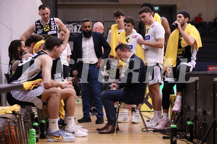 18.04.2025, Graz, Raiffeisen Sportpark Graz, Basketball Superliga 2024/25, Playoffs, Viertelfinale, Spiel 2, UBSC Graz - Gmunden Swans
