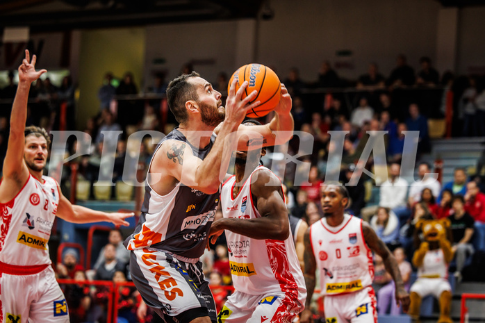 Basketball, win2day Basketball Superliga 2024/25, Grunddurchgang 12.Runde, Traiskirchen Lions, Klosterneuburg Dukes, Dragan Bjeletic (0)