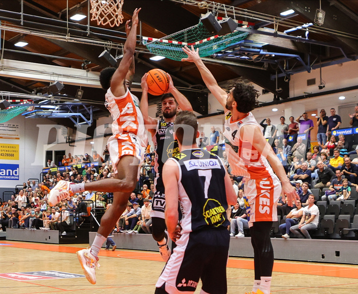 Basketball Superliga 2023/24, Grunddurchgang 2.Runde Klosterneuburg Dukes vs. Gmunden Swans


