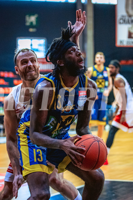 Basketball, Win2Day Superliga 2022/23, Viertelfinale Spiel 1, BC Vienna, UBSC Graz, Enis Murati (44), Issac James Vann Jr (13)