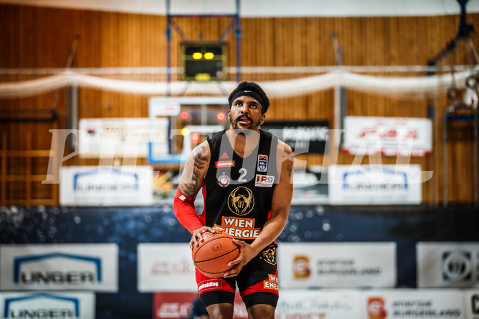 Basketball, bet-at-home Basketball Superliga 2021/22, Platzierungsrunde Spiel 10, Oberwart Gunners, BC GGMT Vienna, Michael Hughes (2)