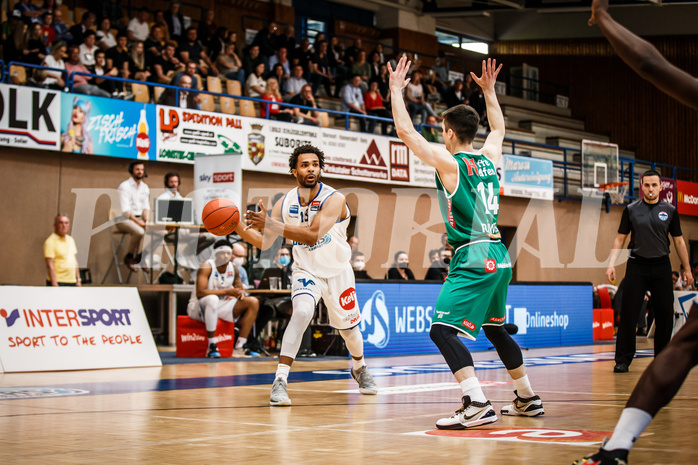 Basketball, bet-at-home Basketball Superliga 2021/22, Playoffs, Viertelfinale Spiel 3, Oberwart Gunners, Kapfenberg Bulls, Connor Cashaw (13)